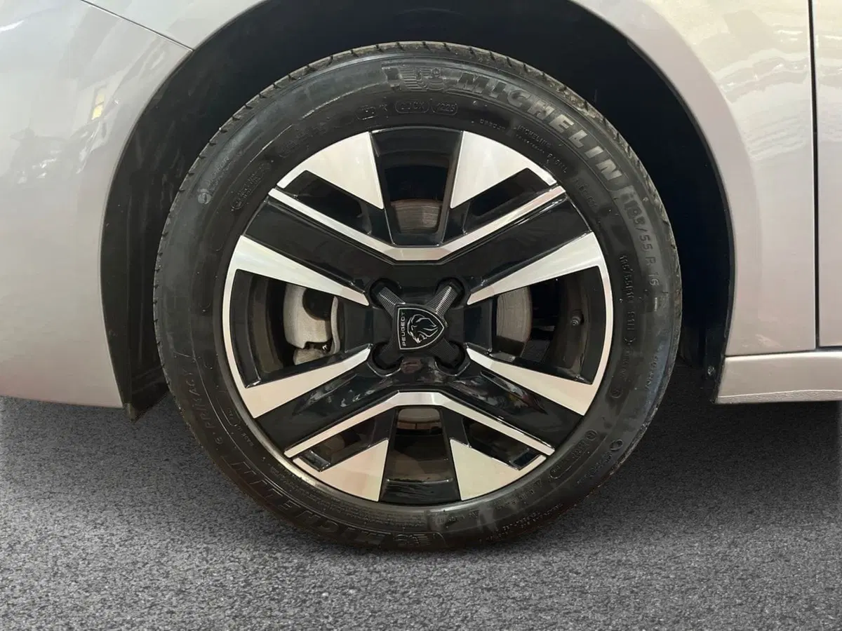 Peugeot 208 usata a Bari (6)