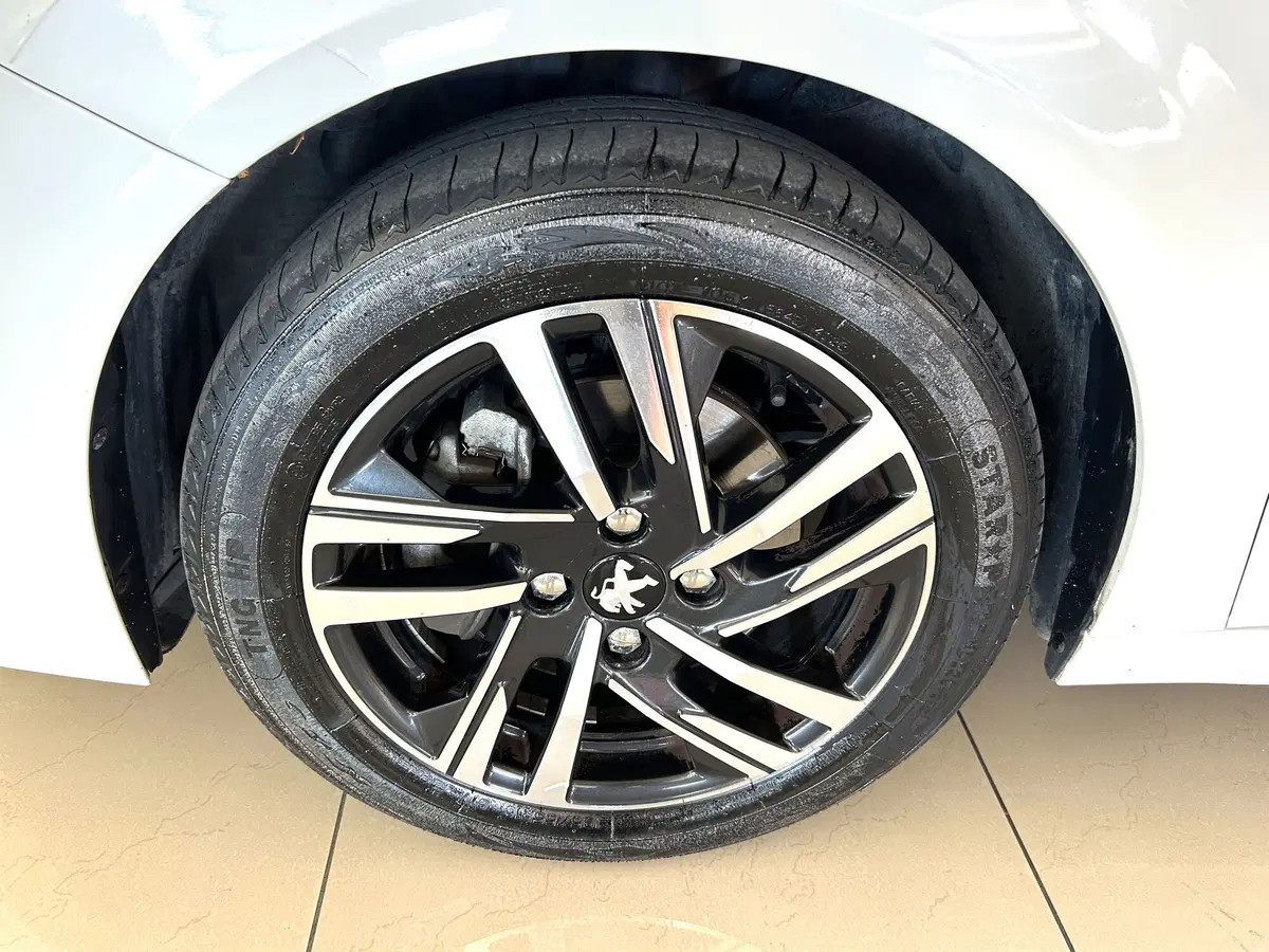 Peugeot 208 usata a Ferrara (7)