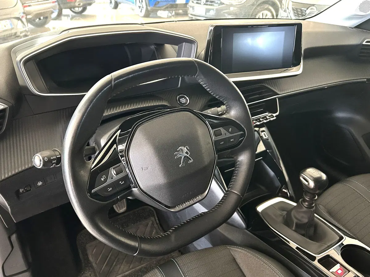 Peugeot 208 usata a Ferrara (9)