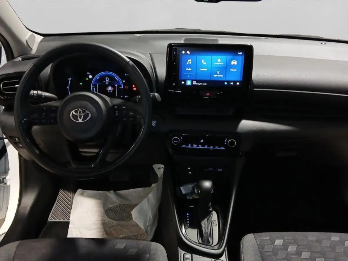 Toyota Yaris Cross usata a Genova (11)