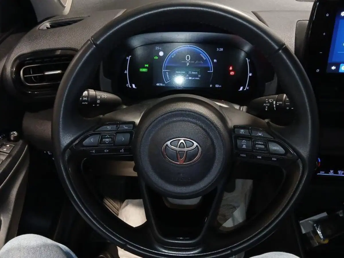 Toyota Yaris Cross usata a Genova (13)