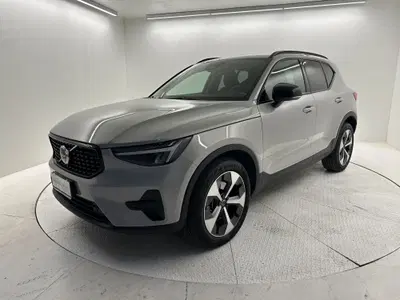 Volvo XC40 B3 automatico Plus Dark del 2022 usata a Bergamo