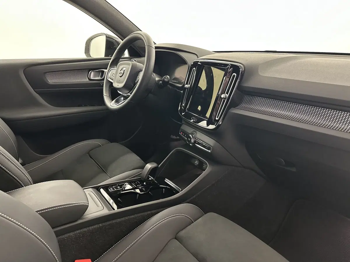 Volvo XC40 usata a Bergamo (10)