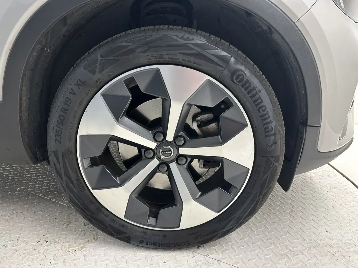 Volvo XC40 usata a Bergamo (9)