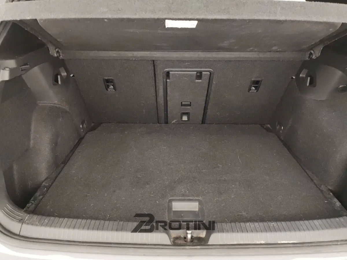 Volkswagen Golf usata a Massa-Carrara (15)