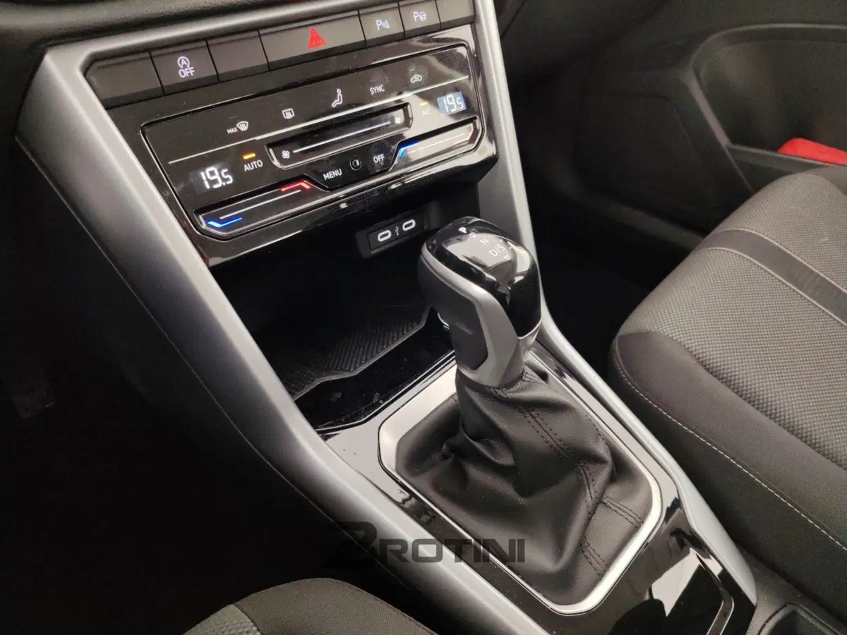 Volkswagen T-Roc usata a Massa-Carrara (11)