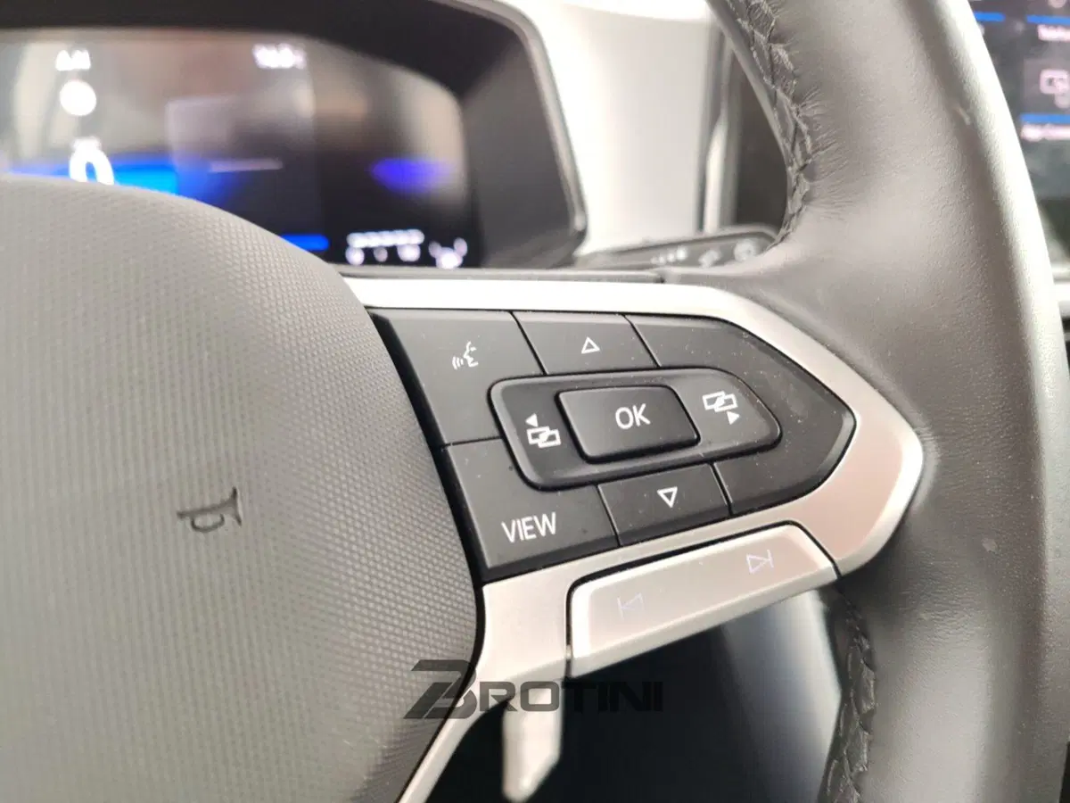 Volkswagen T-Roc usata a Massa-Carrara (13)