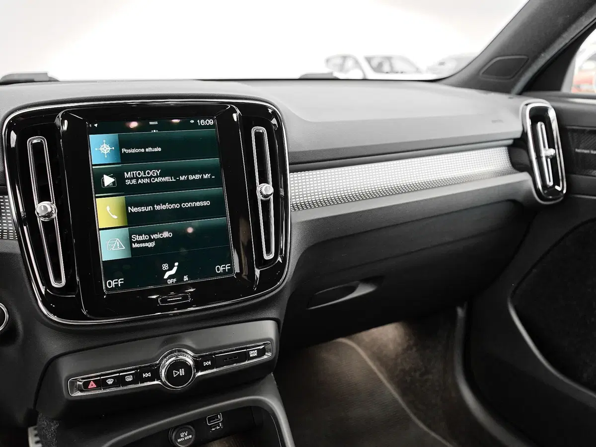 Volvo XC40 usata a Prato (12)