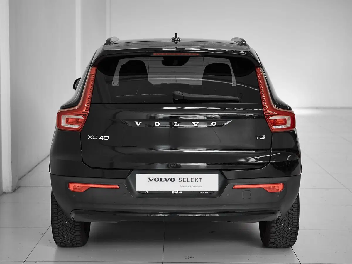 Volvo XC40 usata a Prato (6)