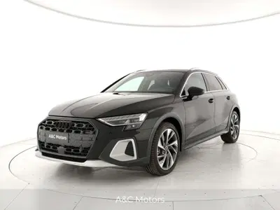 Audi A3 allstreet 1.5 tfsi mhev Identity Contrast 150cv s-tronic del 2025 usata a Casagiove