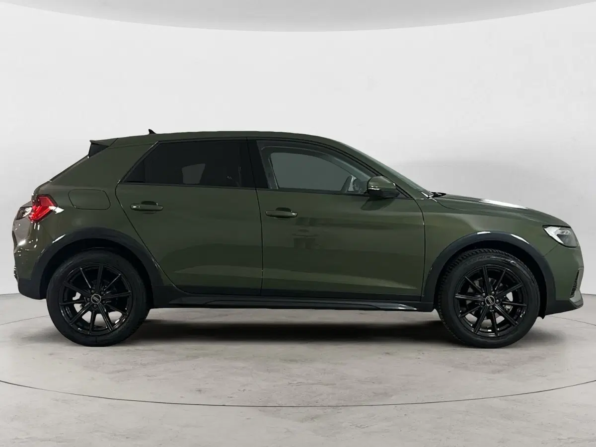 Audi A1 allstreet usata a Caserta (5)
