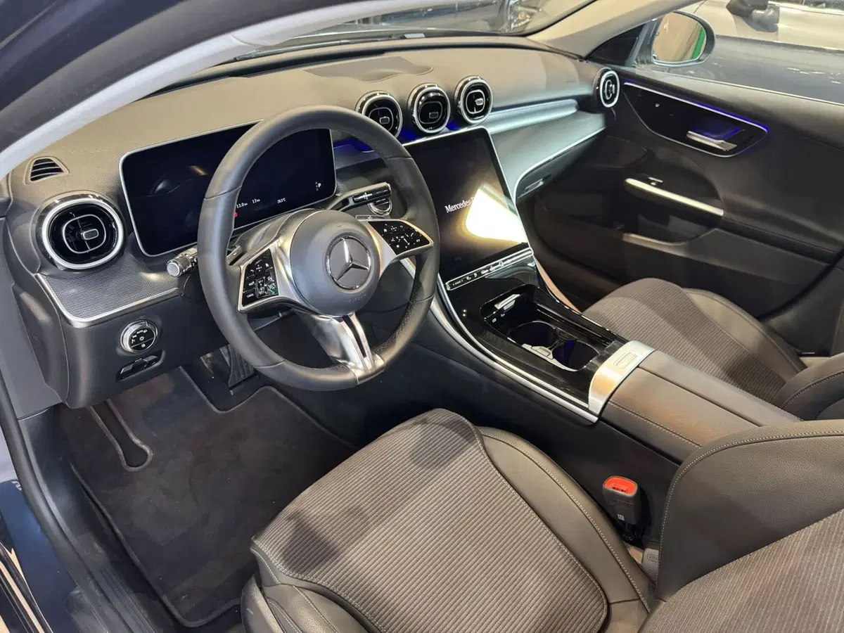 Mercedes-Benz Classe C Station Wagon nuova a Monza e Brianza (12)