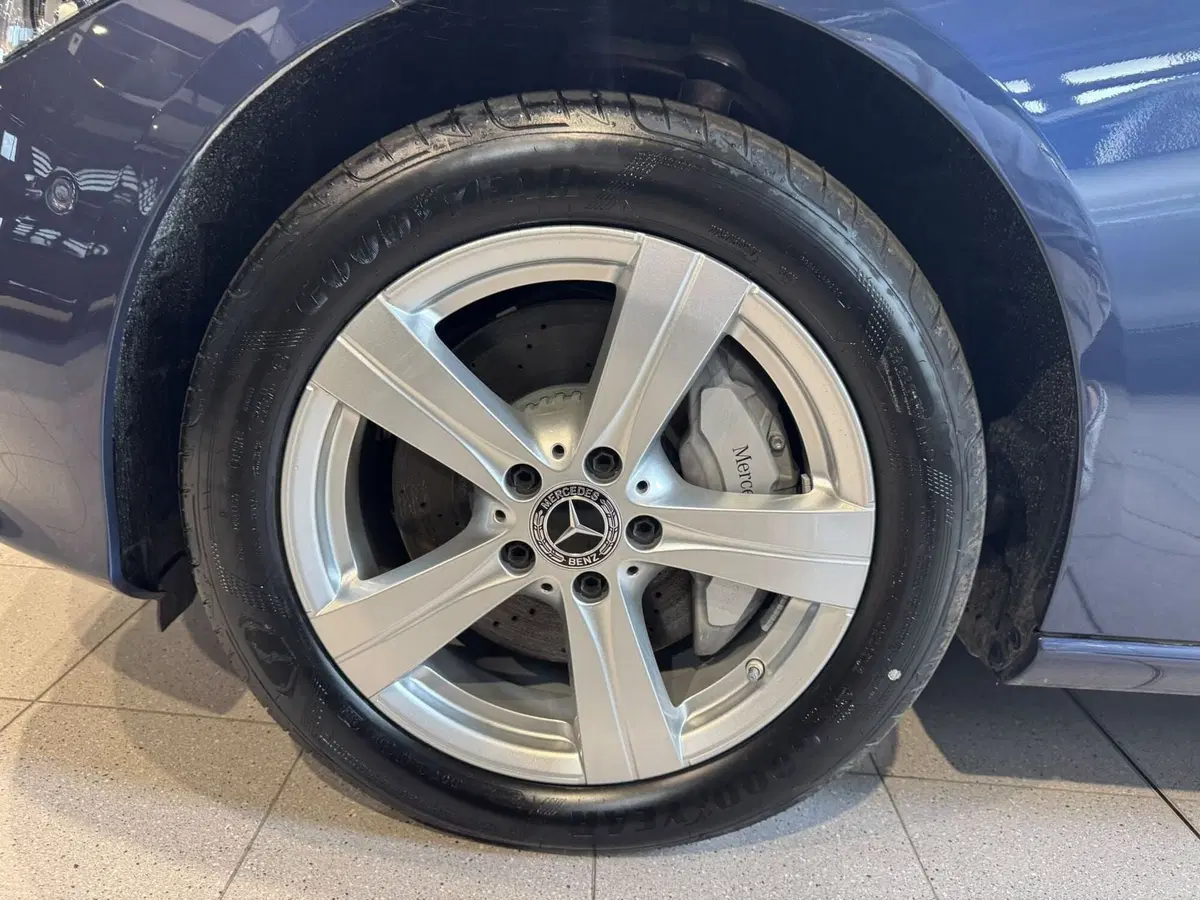 Mercedes-Benz Classe C Station Wagon nuova a Monza e Brianza (17)