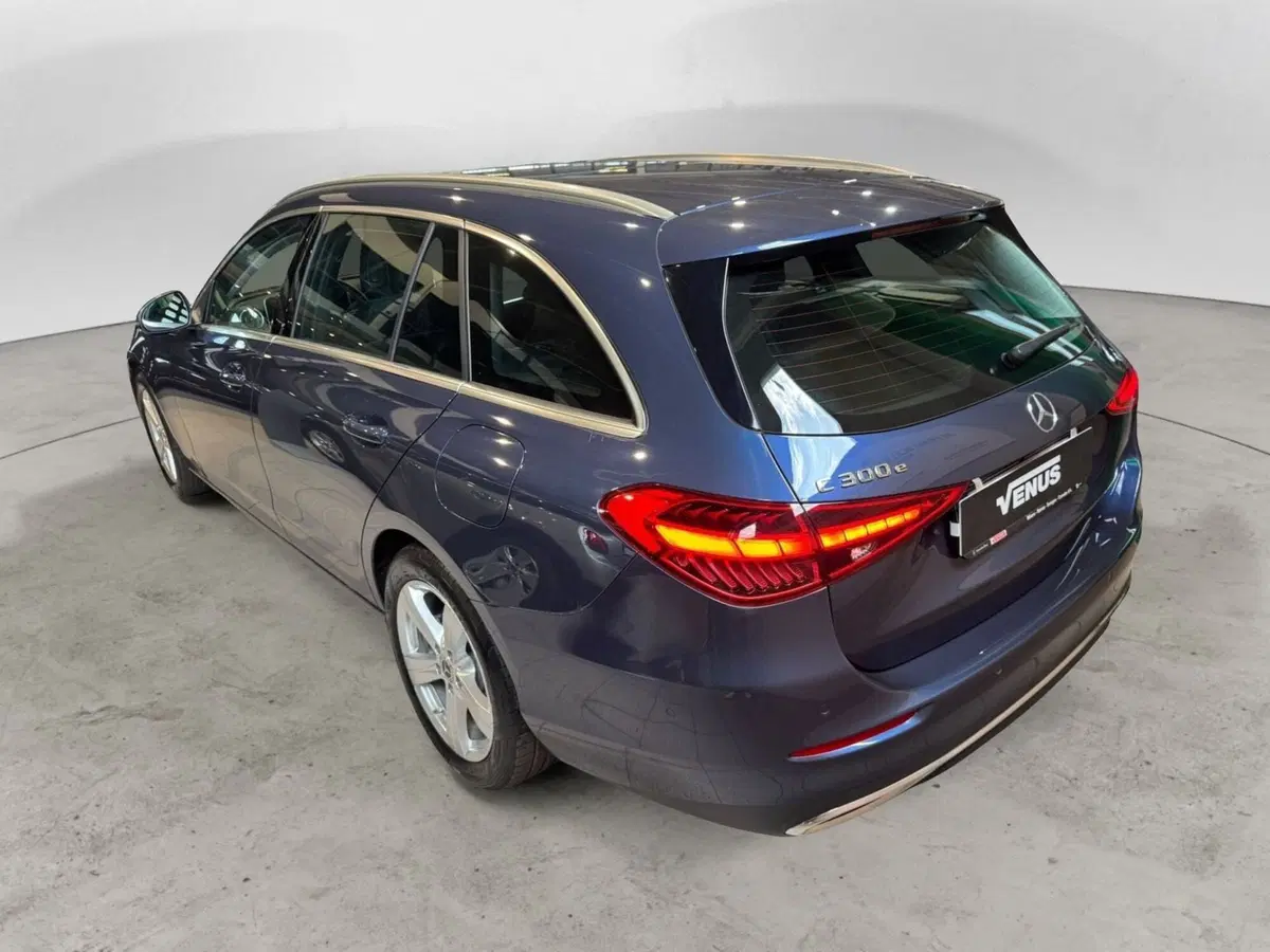 Mercedes-Benz Classe C Station Wagon nuova a Monza e Brianza (5)