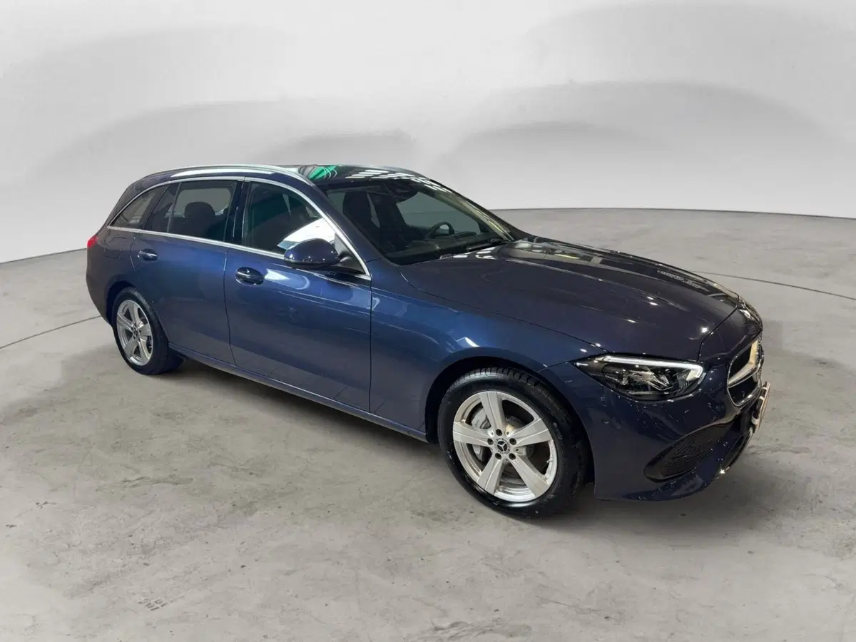 Mercedes-Benz Classe C Station Wagon nuova a Monza e Brianza (8)
