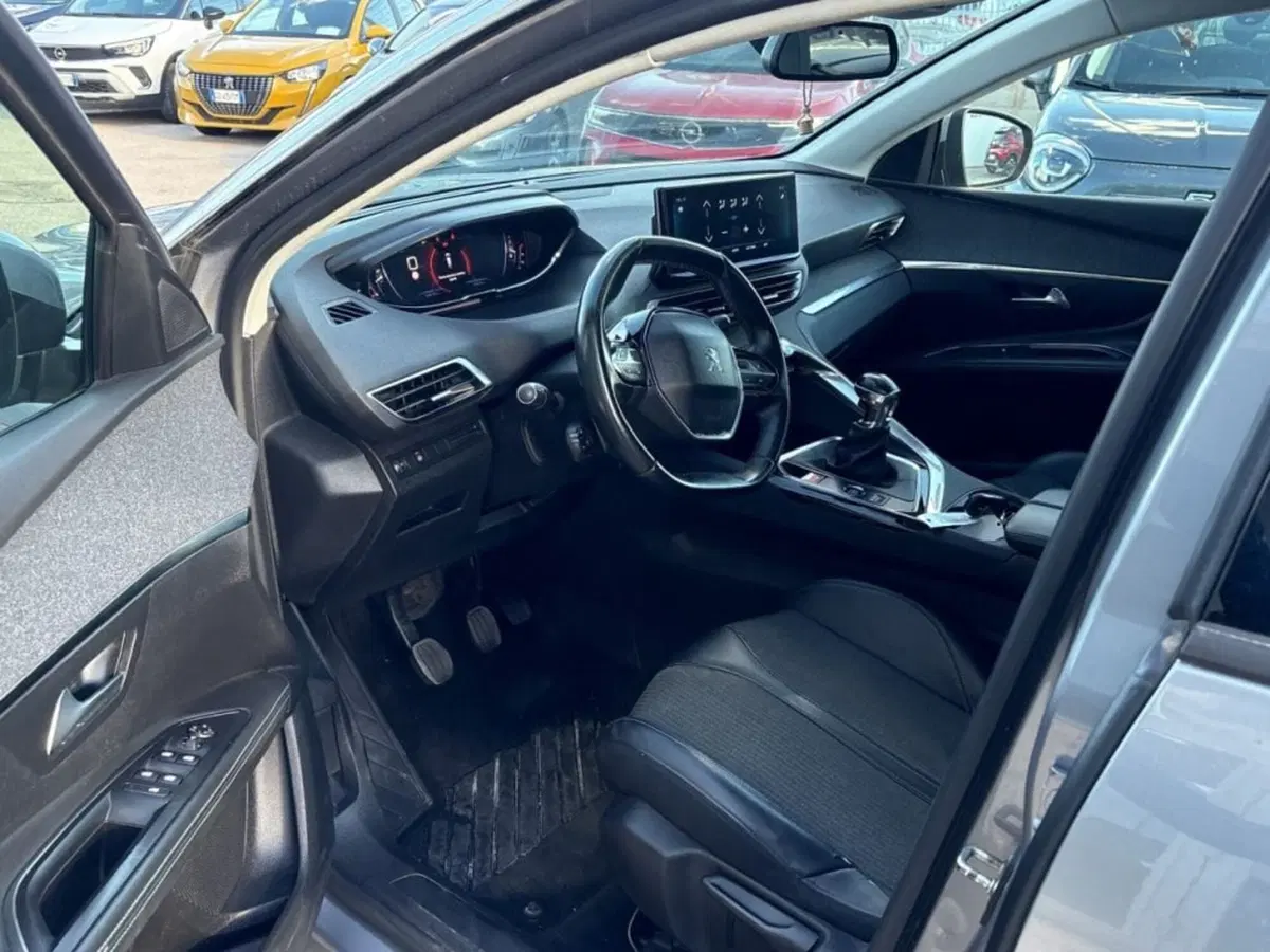 Peugeot 5008 usata a Foggia (14)