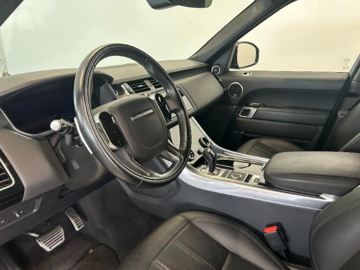 Land Rover Range Rover Sport usata a Venezia (15)