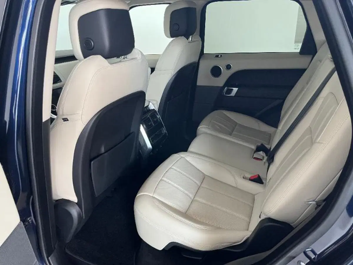 Land Rover Range Rover Sport usata a Venezia (12)