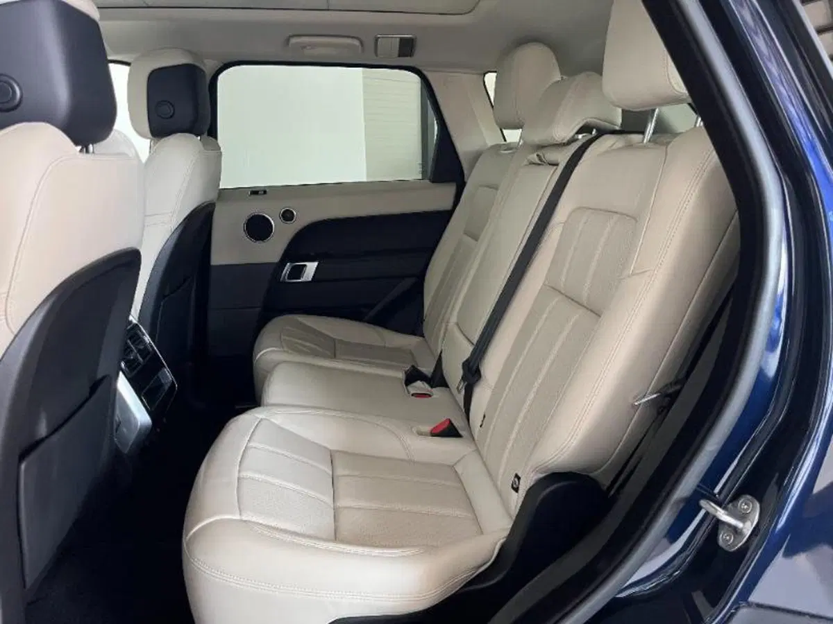 Land Rover Range Rover Sport usata a Venezia (13)