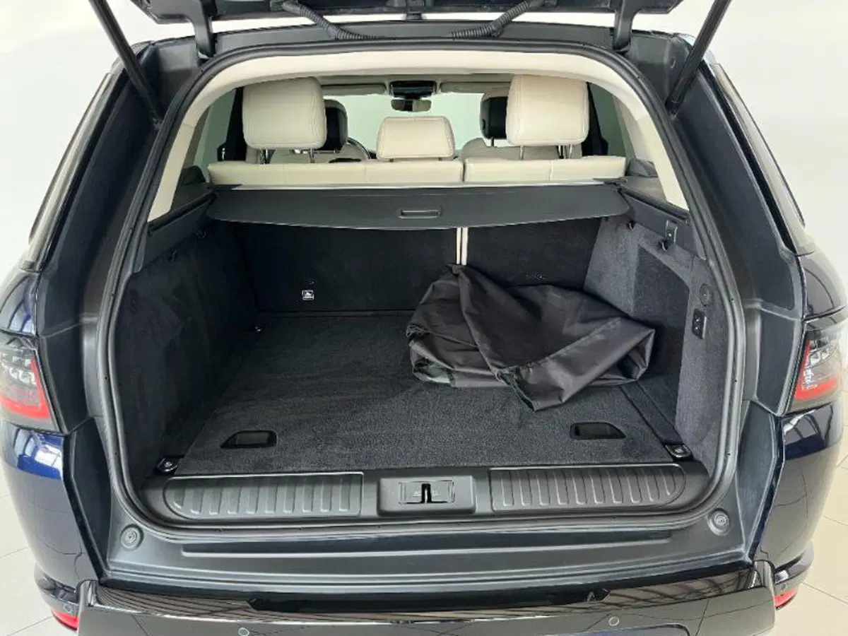 Land Rover Range Rover Sport usata a Venezia (14)