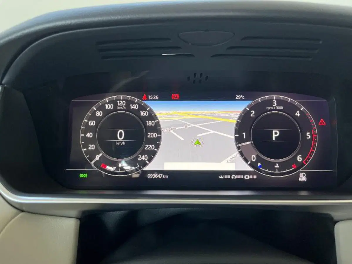 Land Rover Range Rover Sport usata a Venezia (18)