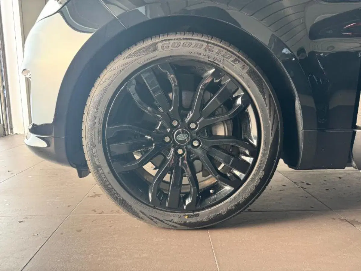 Land Rover Range Rover Sport usata a Venezia (11)