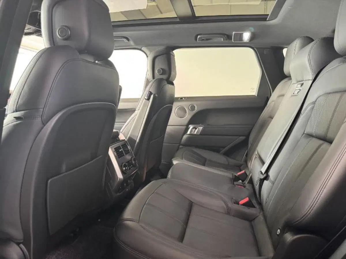 Land Rover Range Rover Sport usata a Venezia (13)