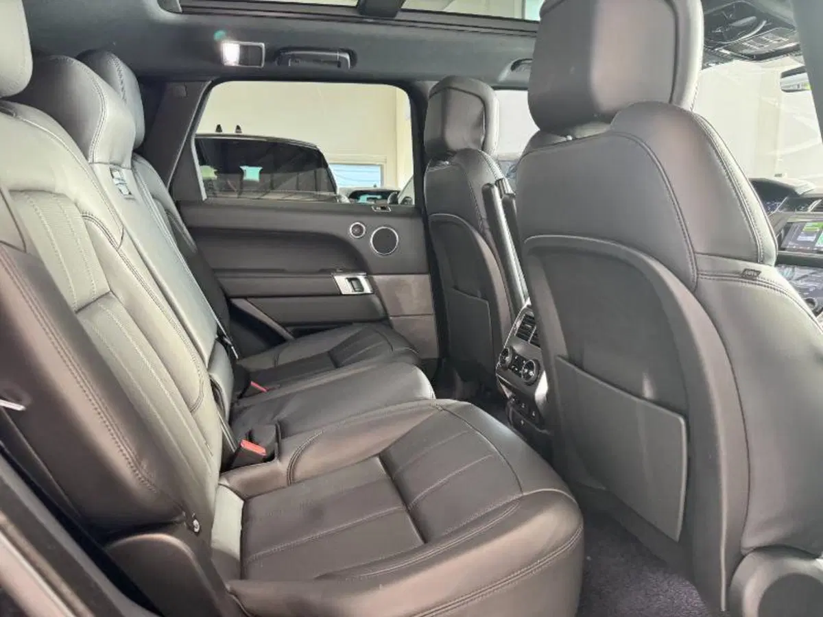 Land Rover Range Rover Sport usata a Venezia (15)