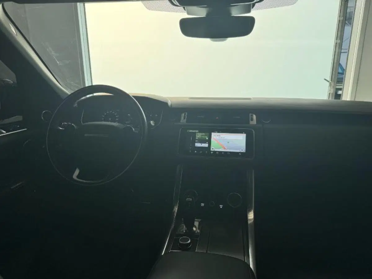 Land Rover Range Rover Sport usata a Venezia (17)