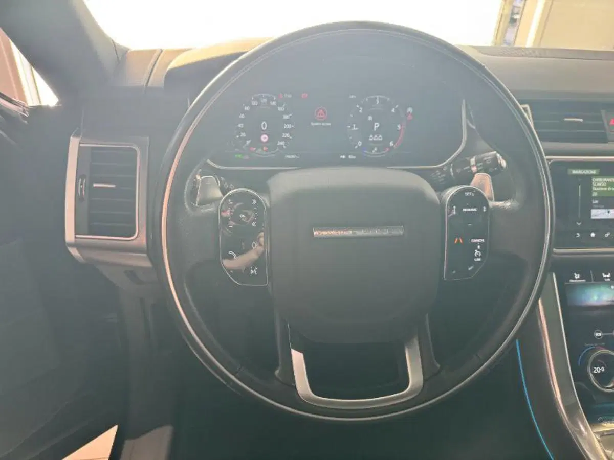 Land Rover Range Rover Sport usata a Venezia (18)