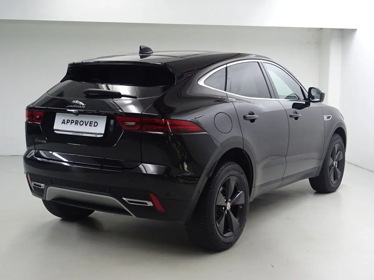 Jaguar E-Pace usata a Como (2)