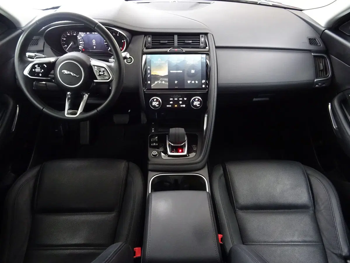 Jaguar E-Pace usata a Como (4)