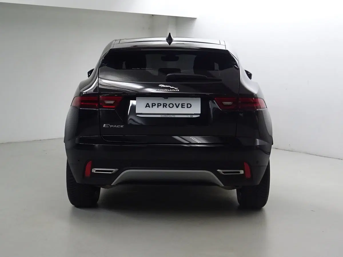 Jaguar E-Pace usata a Como (7)