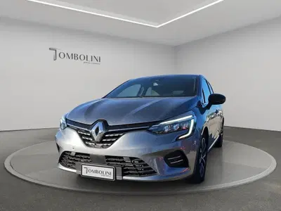 Renault Clio TCe 100 CV GPL 5 porte Intens del 2023 usata a Perugia