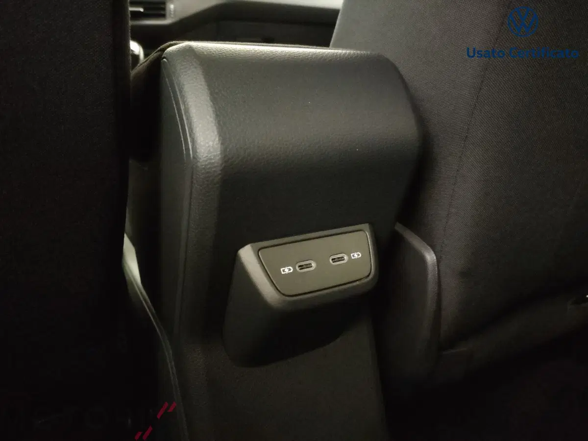 Volkswagen Taigo nuova a Varese (12)