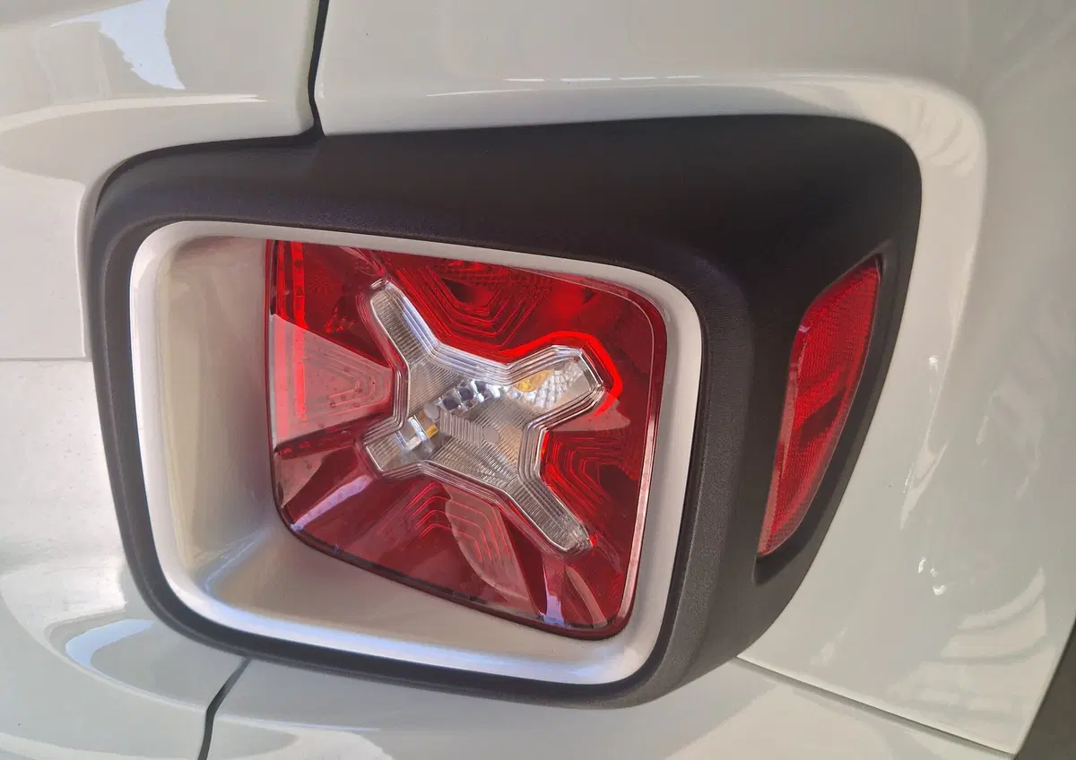 Jeep Renegade usata a Terni (17)
