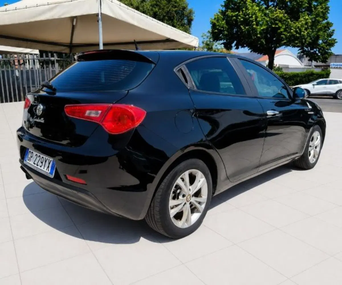 Alfa Romeo Giulietta usata a Firenze (5)