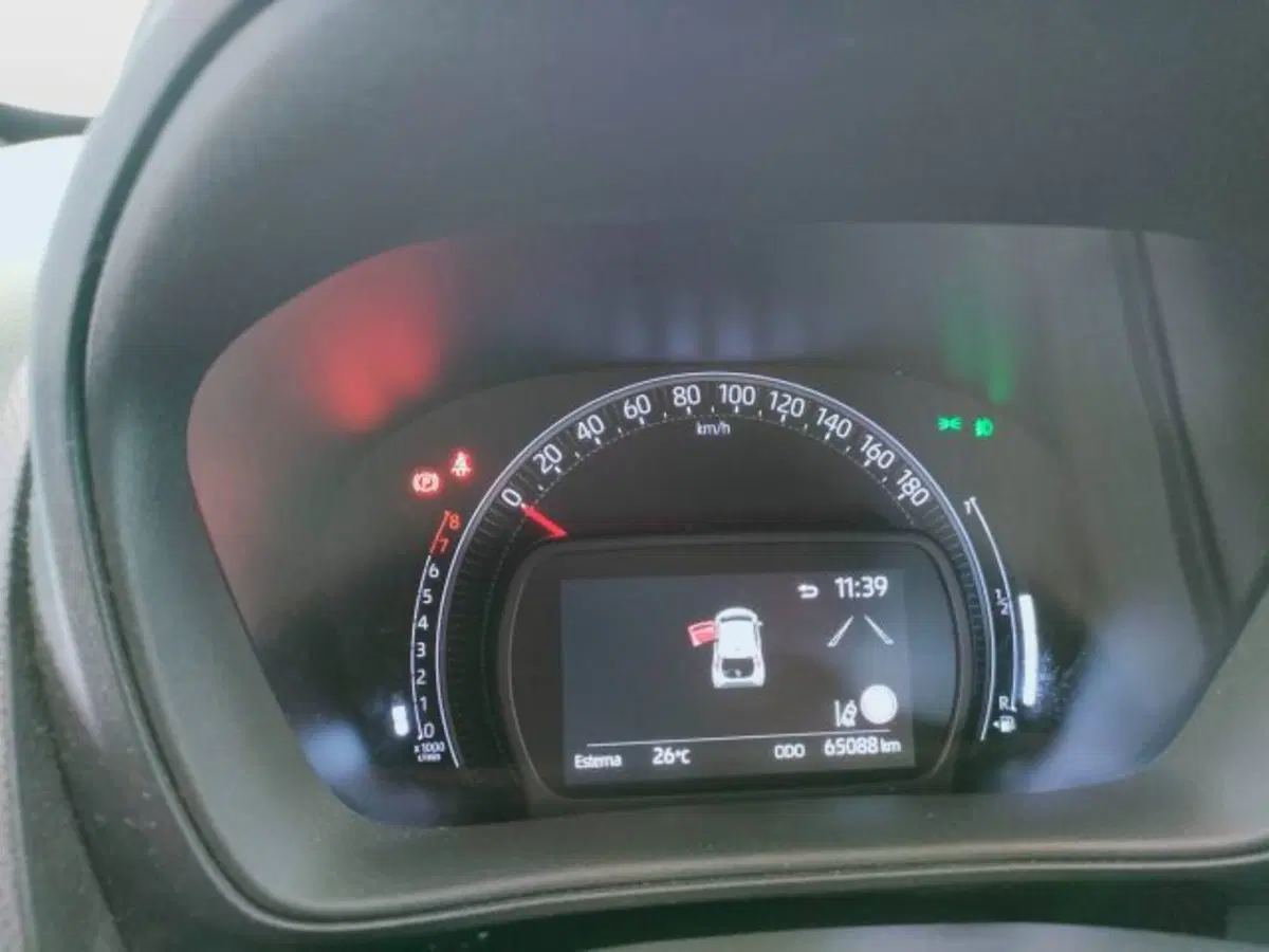 Toyota Aygo X usata a Teramo (17)