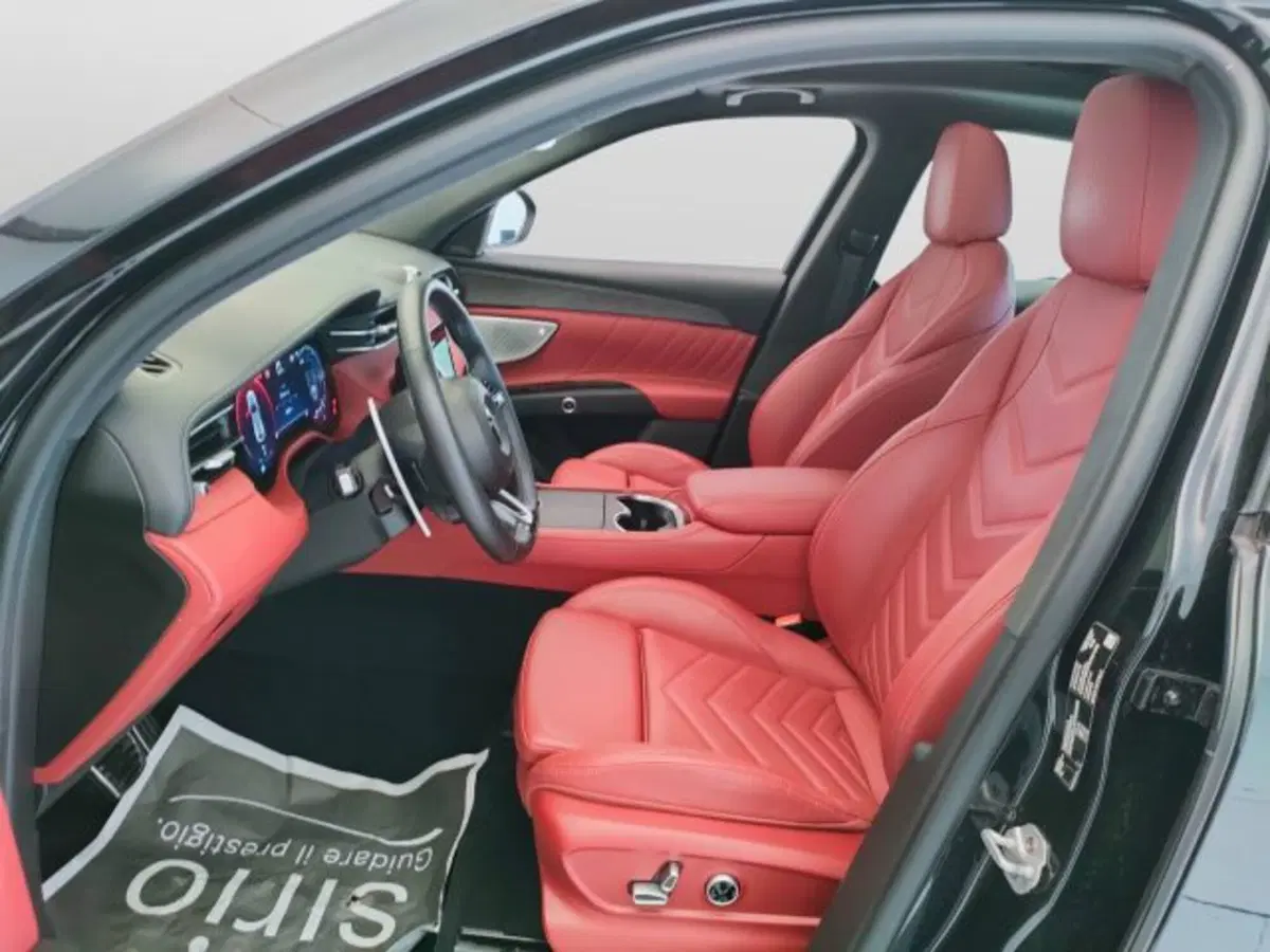 Maserati Grecale usata a Teramo (18)