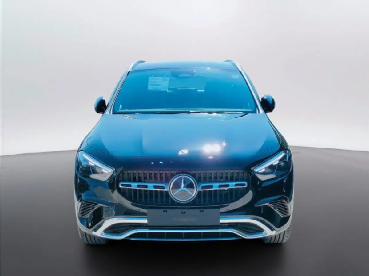 Mercedes-Benz GLA SUV nuova a Teramo (2)