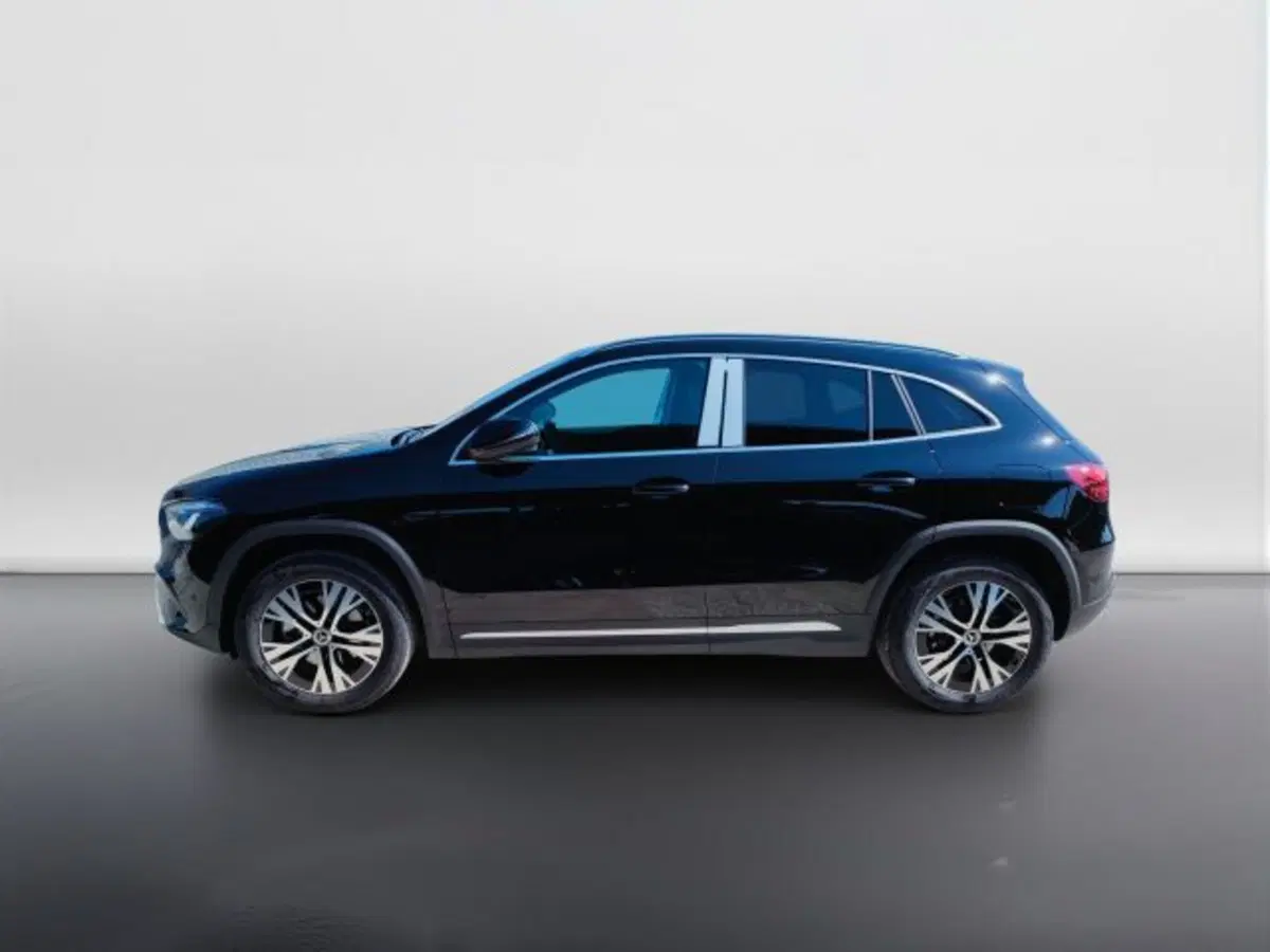 Mercedes-Benz GLA SUV nuova a Teramo (3)
