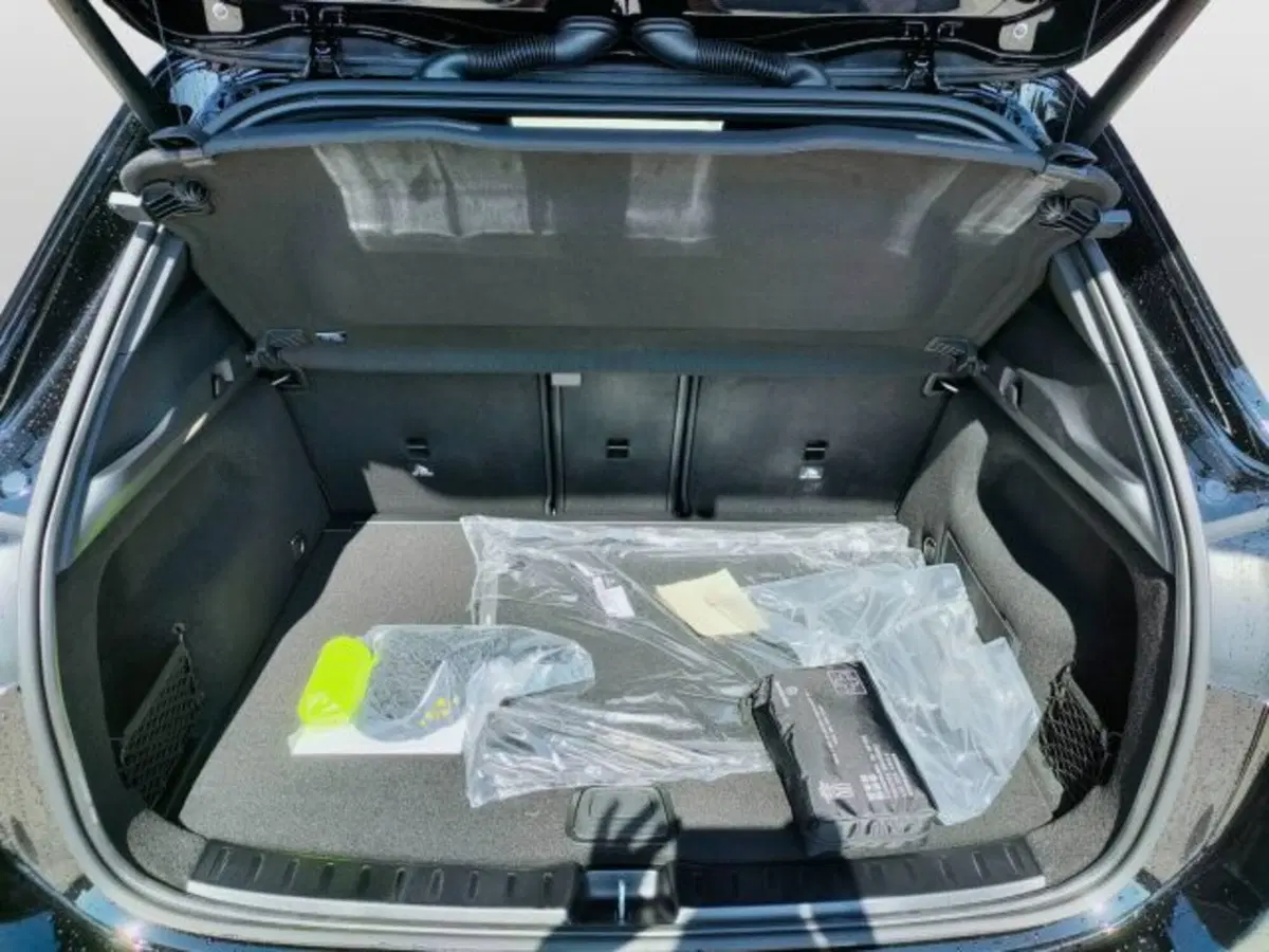 Mercedes-Benz GLA SUV nuova a Teramo (6)