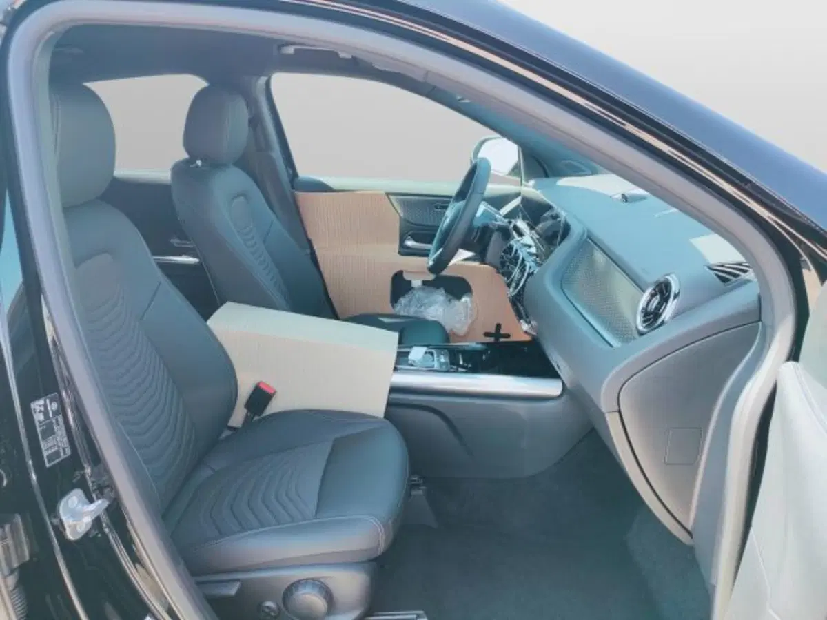 Mercedes-Benz GLA SUV nuova a Teramo (8)
