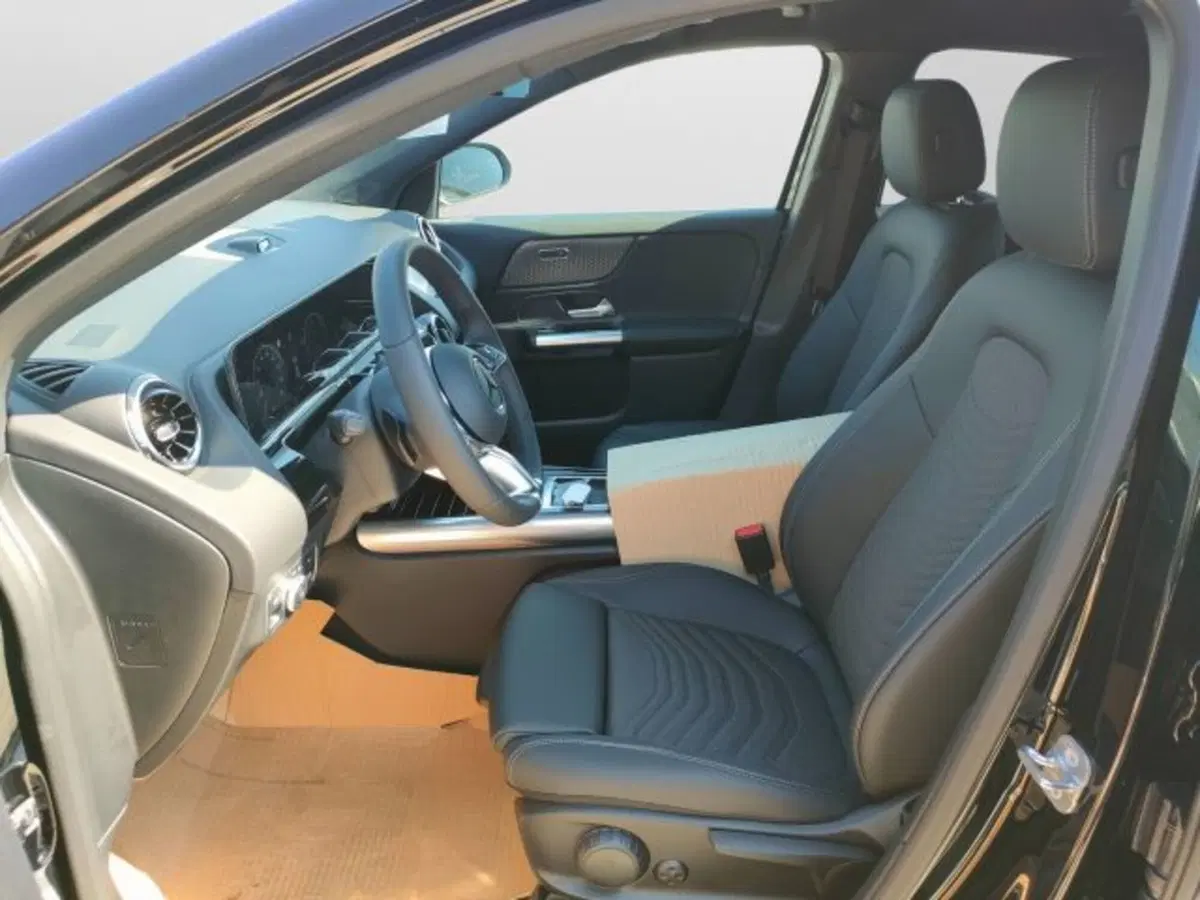 Mercedes-Benz GLA SUV nuova a Teramo (9)