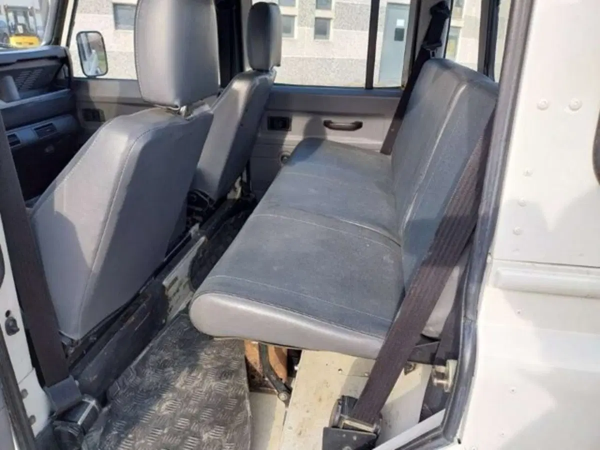 Land Rover Defender usata a Firenze (12)
