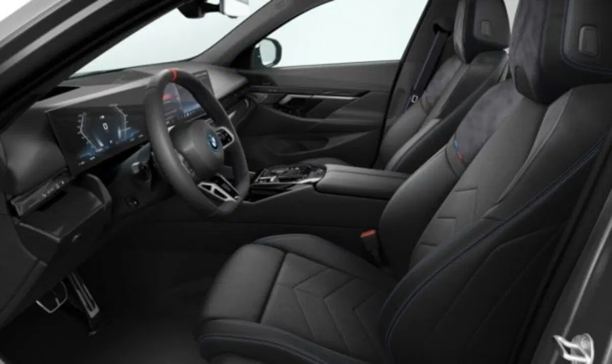 BMW i5 Touring nuova a Verona (3)