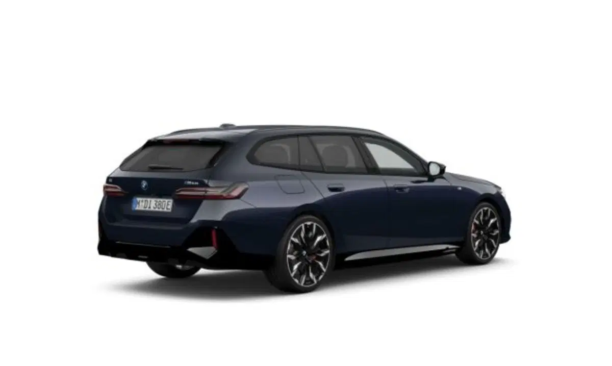 BMW i5 Touring nuova a Verona (2)