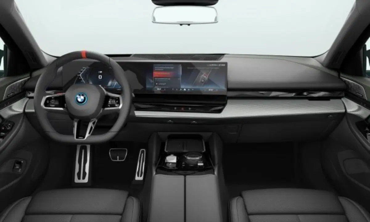 BMW i5 Touring nuova a Verona (3)