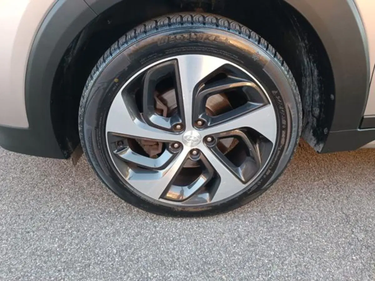 Hyundai Tucson usata a Pisa (2)