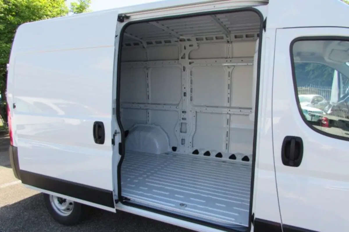 Fiat Ducato Furgone nuova a Milano (11)